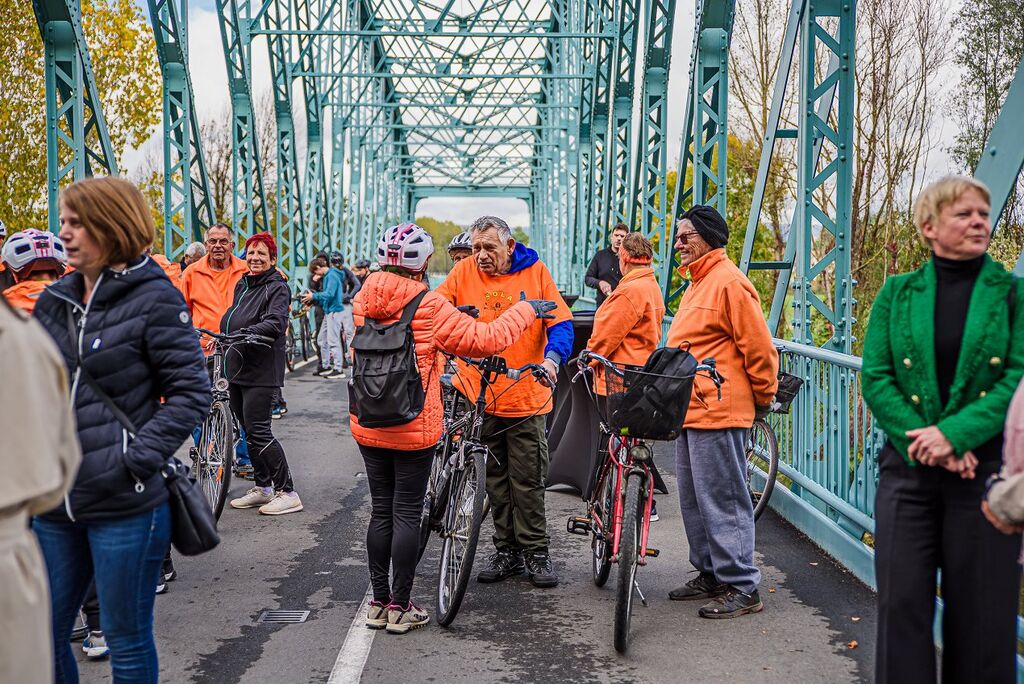 Kolesarska povezava Brežice – Krška vas uradno predana namenu