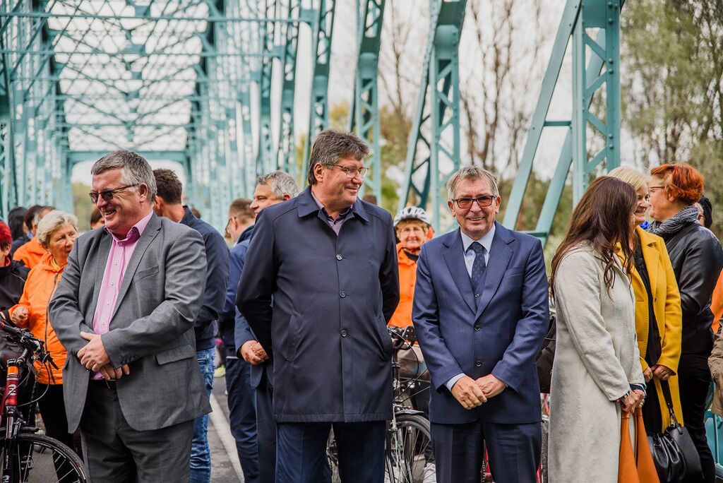 Kolesarska povezava Brežice – Krška vas uradno predana namenu