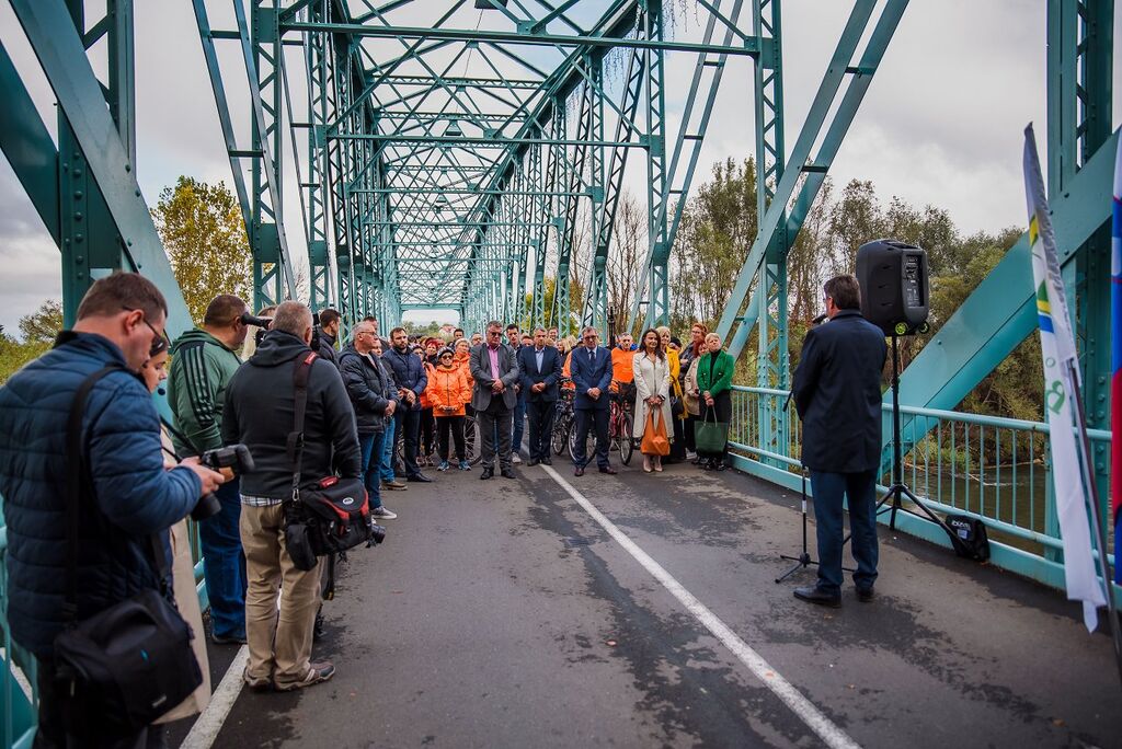 Kolesarska povezava Brežice – Krška vas uradno predana namenu