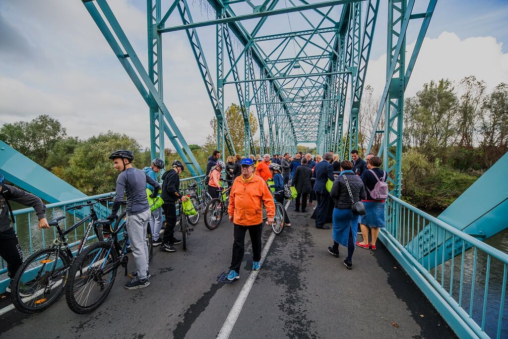 Kolesarska povezava Brežice – Krška vas uradno predana namenu