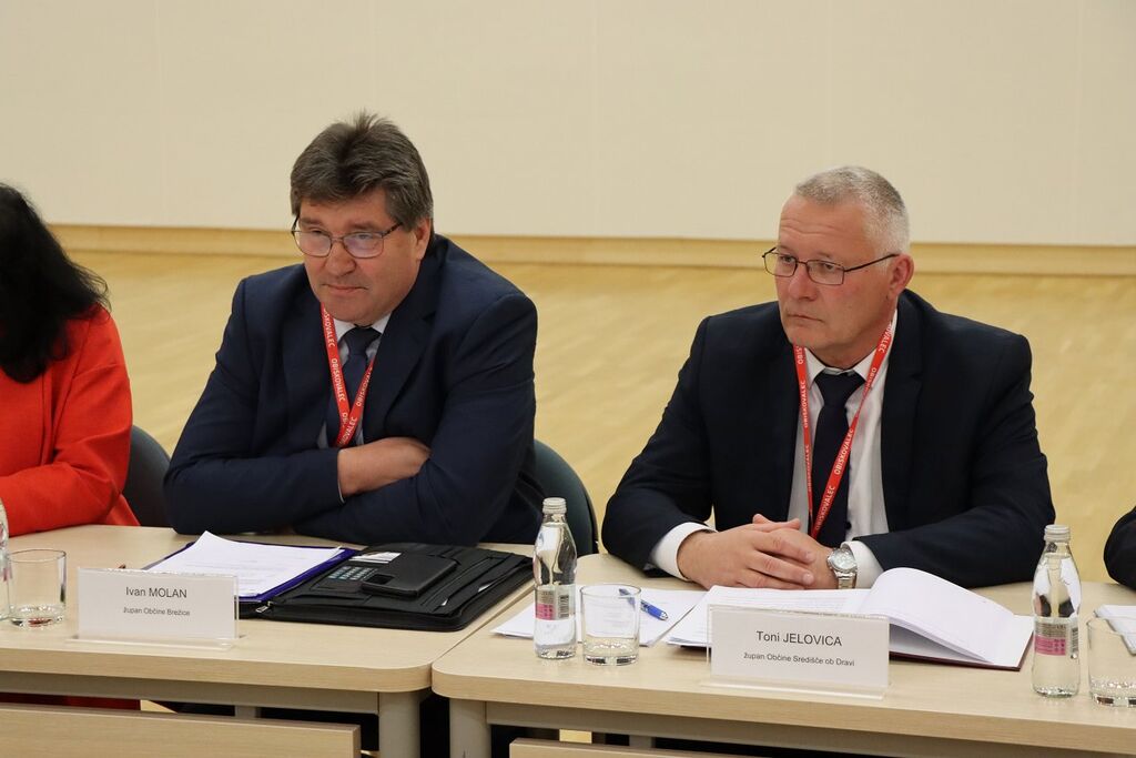 Župan z ministrom Poklukarjem o migracijah in varnosti v občini Brežice.