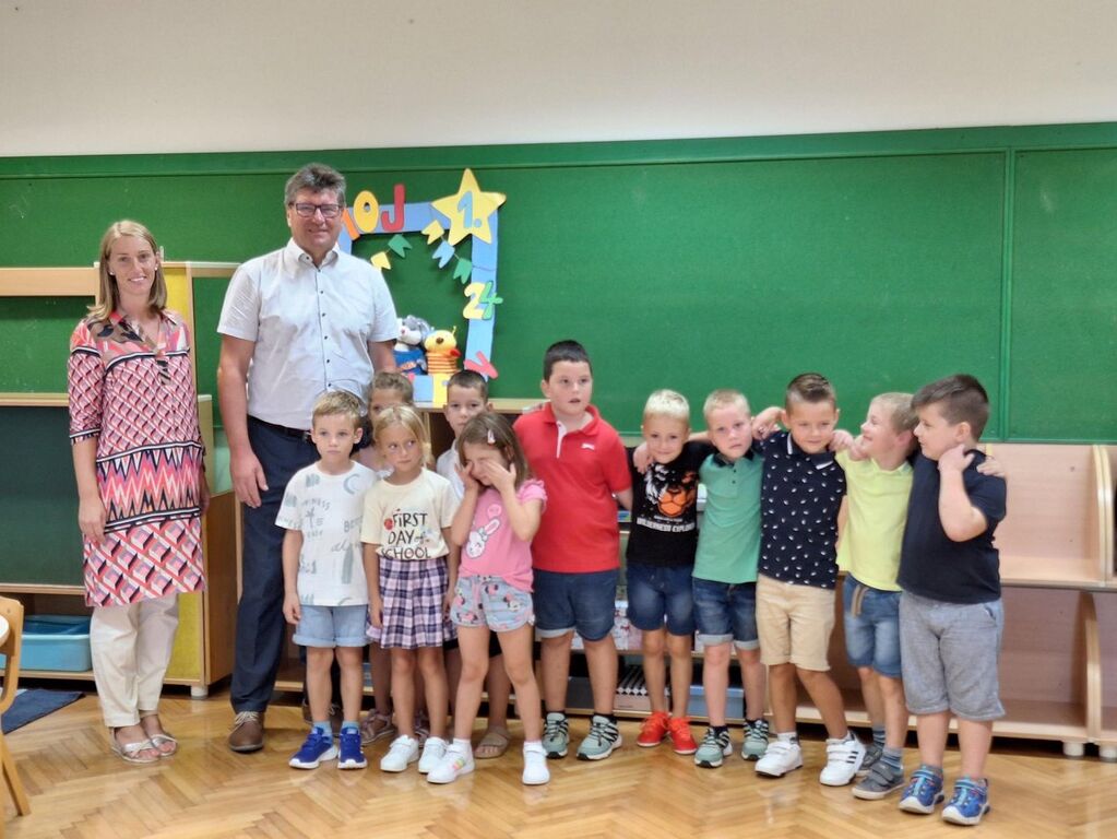 Župan 1. šolski dan preživel s prvošolci na Bizeljskem in Veliki Dolini