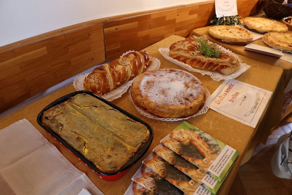 Bizeljski ajdov kolač vpisan v Register nesnovne kulturne dediščine RS