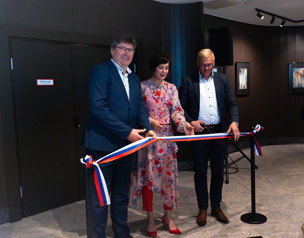 Prenovljeni Dom kulture Brežice uradno predan namenu