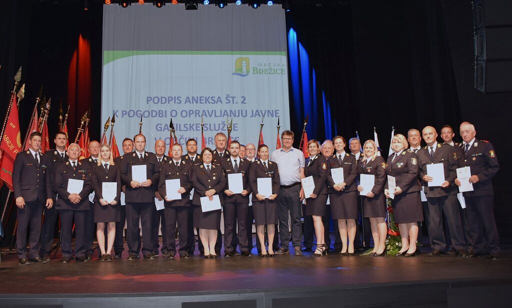 Aneks k pogodbi o opravljanju javne gasilske službe zagotavlja gasilcem več sredstev