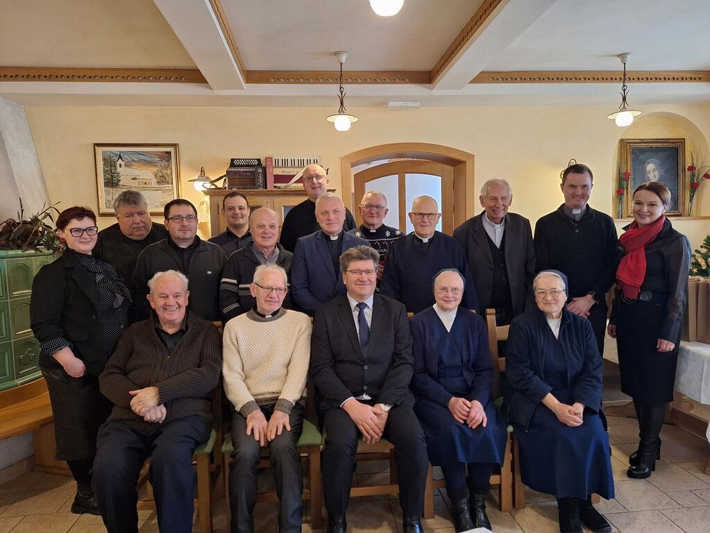 Župan se je srečal z duhovniki in redovnicami, ki delujejo na območju občine Brežice