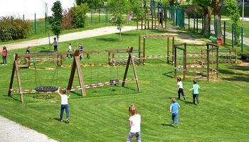 Spodbudno vzdušje ob vrnitvi v šolo in vrtec