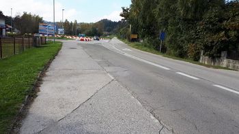 Pred začetkom obnova regionalne ceste Mokrice – Obrežje – Slovenska vas in izgradnja pločnika Obrežje