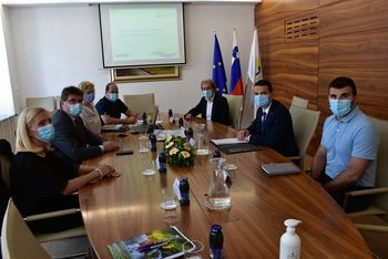 Minister Tonin obiskal občino Brežice