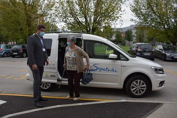 Župan Ivan Molan se je pridružil akciji Zavoda Sopotniki Župani za volani