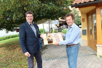 Župan obiskal biodinamično kmetijo Černelič, ki je bila izbrana za najboljši zgled v Evropi