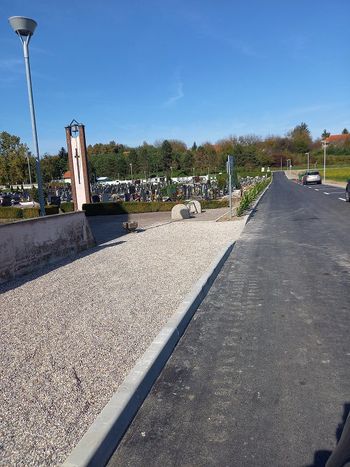 Zaključena obnova ceste na pokopališču v Brežicah Zaključena obnova ceste na pokopališču v Brežicah