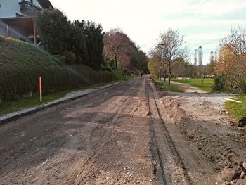 Občina Brežice obnavlja odsek lokalne ceste Velike Malence – Vrhovska vas Občina Brežice obnavlja odsek lokalne ceste Velike Malence – Vrhovska vas