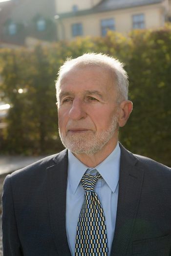 Poslovil se je Marijan Žibert, oktobrski nagrajenec in član Občinskega sveta Občine Brežice Poslovil se je Marijan Žibert, oktobrski nagrajenec in član Občinskega sveta Občine Brežice