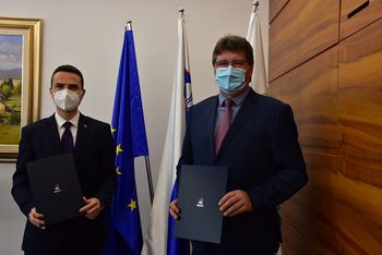 Delovno srečanje ministra za obrambo in župana Občine Brežice