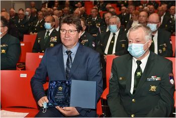 Župan Občine Brežice Ivan Molan prejel posebno plaketo Zveze veteranov vojne za Slovenijo