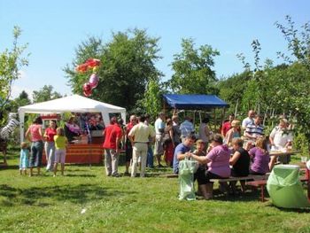 COVID-19: NIJZ pripravil priporočila za organizacijo prireditev in dogodkov COVID-19: NIJZ pripravil priporočila za organizacijo prireditev in dogodkov