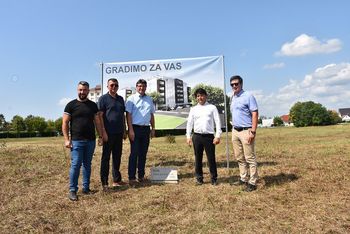 Položili temeljni kamen za novo stanovanjsko sosesko v Brežicah