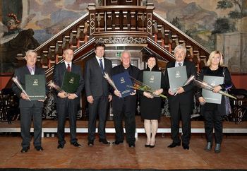 V petek, 2. septembra, se izteče rok za oddajo predlogov za podelitev priznanj Občine Brežice za leto 2022 in prijavo oktobrskih prireditev