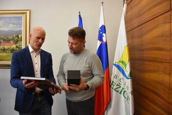 Občino Brežice obiskal župan Občine Povljana (otok Pag) z delegacijo