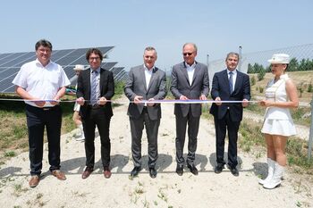 Namenu predana prva hibridna in največja sončna elektrarna v Sloveniji, ki se nahaja v naši občini
