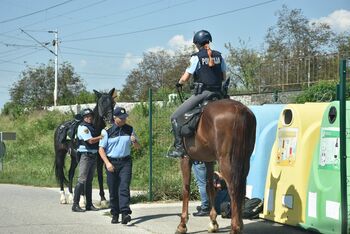 Poziv občine ministrstvu za notranje zadeve za ukrepanje in odgovor ministrstva
