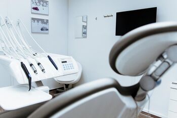 Obvestilo o delu novega izvajalca v zobozdravstveni ambulanti v Zdravstvenem domu Brežice