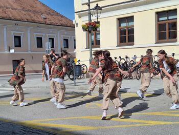 V Brežicah tudi letos pozdravili kolesarsko karavano Dobrodelno okrog Slovenije