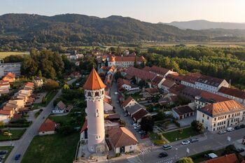 Brežiški turizem 2024 v številkah in besedi: Povečanje deleža tujih turistov in porast prihodov izven glavne turistične sezone Brežiški turizem 2024 v številkah in besedi: Povečanje deleža tujih turistov in porast prihodov izven glavne turistične sezone