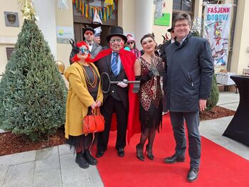 V Brežicah ponovno prevzel oblast Fašjenkov župan Dr. Stresss V Brežicah ponovno prevzel oblast Fašjenkov župan Dr. Stresss