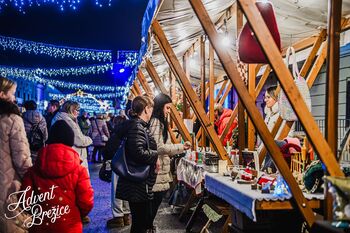 Drsališče v jedru Brežic odprto, praznični december se začenja Drsališče v jedru Brežic odprto, praznični december se začenja