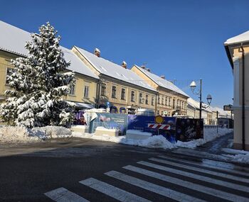 Obvestilo o podaljšani popolni zapori ceste v starem mestnem jedru Brežic