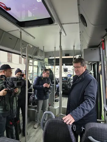 Občina Brežice z novim električnim avtobusom nadgrajuje brežiški mestni promet