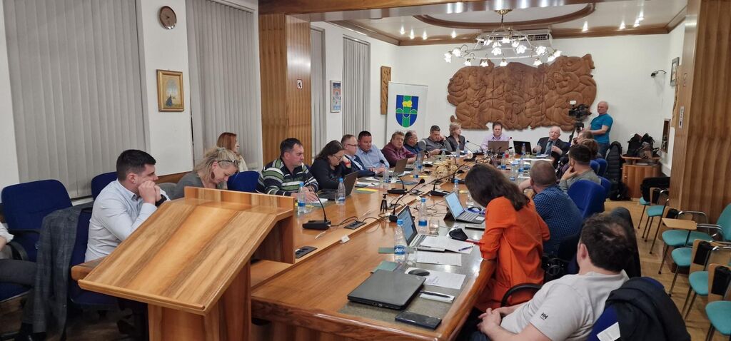 OBČINSKI SVET JE NA VČERAJŠNJI SEJI ZAGOTOVIL DODATNA SREDSTVA ZA UBLAŽITEV POVIŠANJA CEN ZA PLAČILA STARŠEV ZA PROGRAME VRTCA