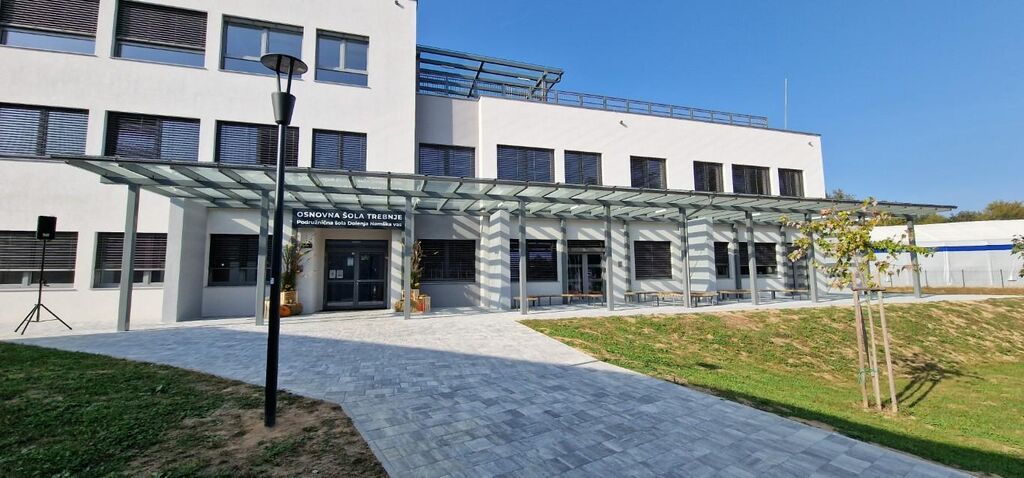 PODRUŽNIČNO ŠOLO V DOLENJI NEMŠKI VASI PREDALI NAMENU