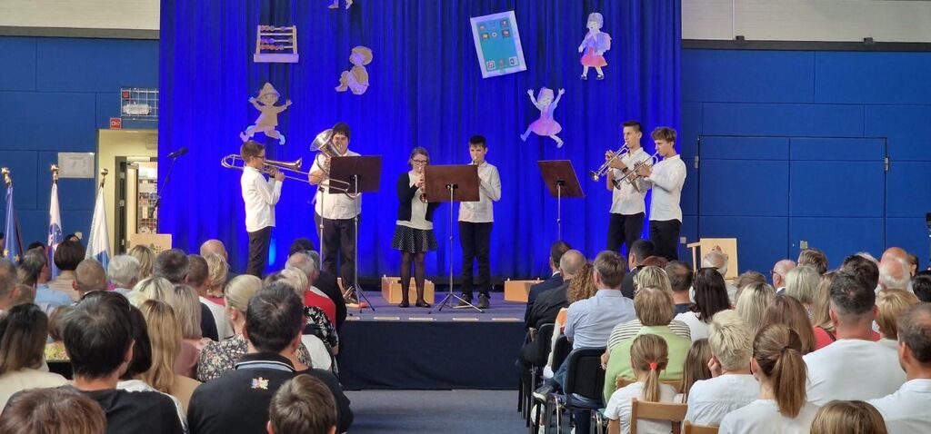 PODRUŽNIČNO ŠOLO V DOLENJI NEMŠKI VASI PREDALI NAMENU