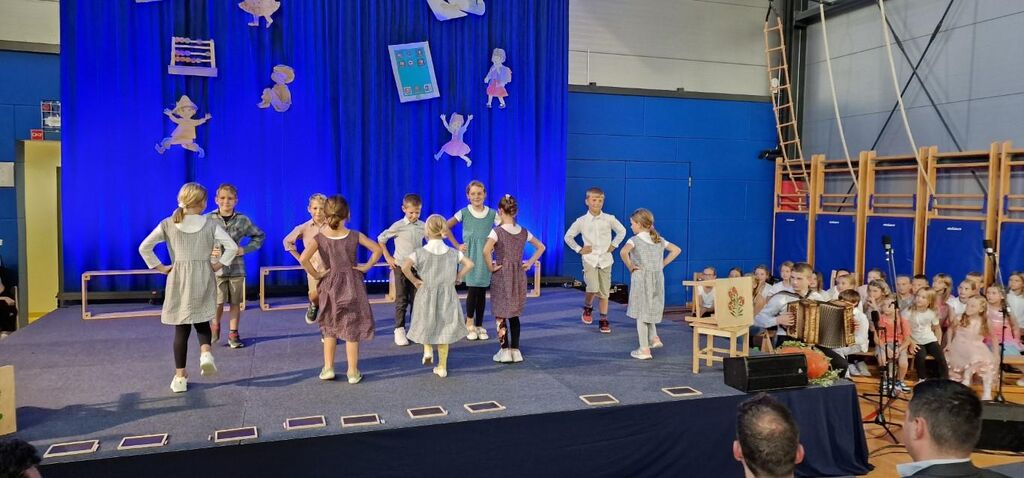 PODRUŽNIČNO ŠOLO V DOLENJI NEMŠKI VASI PREDALI NAMENU