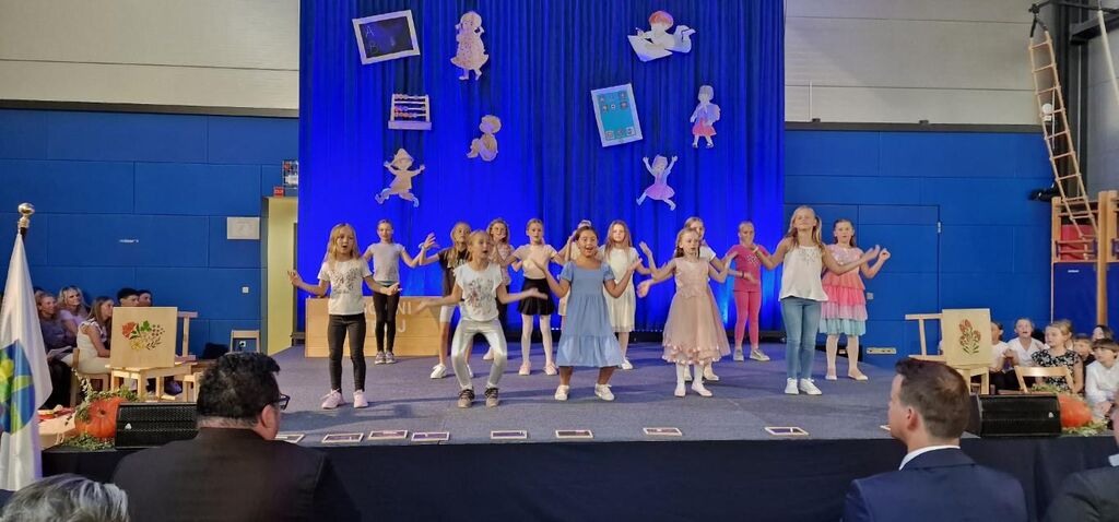 PODRUŽNIČNO ŠOLO V DOLENJI NEMŠKI VASI PREDALI NAMENU