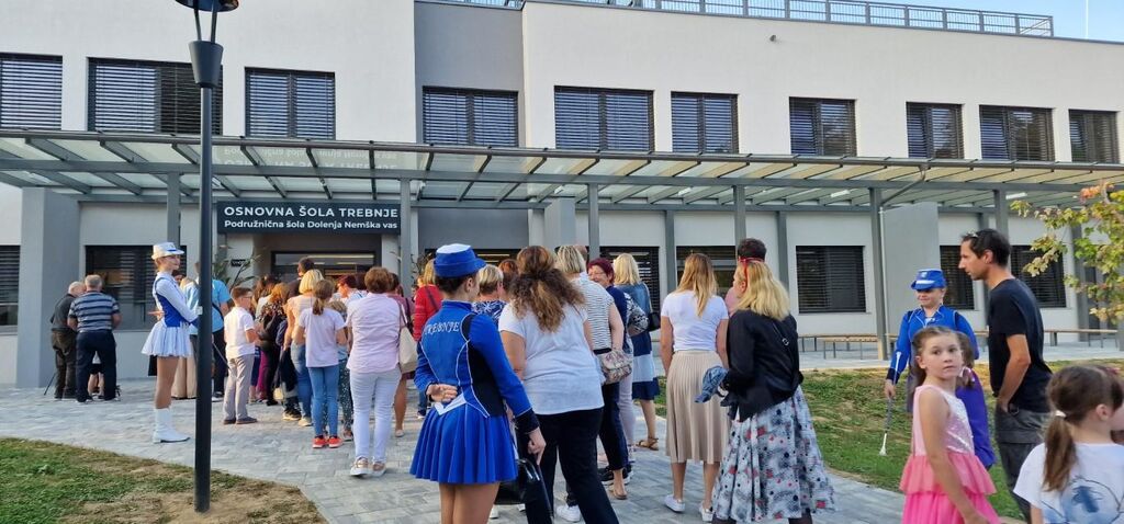 PODRUŽNIČNO ŠOLO V DOLENJI NEMŠKI VASI PREDALI NAMENU