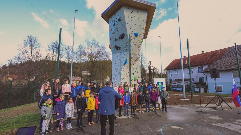 V ŠENTLOVRENCU NAJVEČJA ZUNANJA PLEZALNA STENA V JV SLOVENIJI