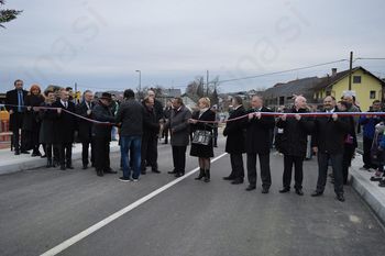 SLAVNOSTNA OTVORITEV MOSTU - ČEZ TEMENICO V PONIKVAH