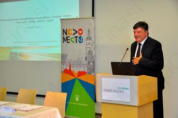 ŽUPANI PODPISALI DOGOVOR O SODELOVANJU NA PODROČJU REVITALIZACIJE ČEZMEJNE ŽELEZNIŠKE INFRASTRUKTURE LJUBLJANA-GROSUPLJE-TREBNJE-NOVO MESTO-METLIKA-KARLOVEC-ZAGREB