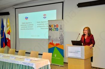ŽUPANI PODPISALI DOGOVOR O SODELOVANJU NA PODROČJU REVITALIZACIJE ČEZMEJNE ŽELEZNIŠKE INFRASTRUKTURE LJUBLJANA-GROSUPLJE-TREBNJE-NOVO MESTO-METLIKA-KARLOVEC-ZAGREB