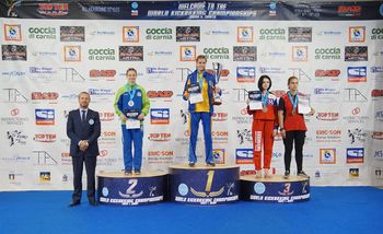 Mlada Mia Jarc v samem svetovnem vrhu discipline K-1r