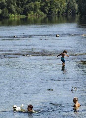 Varno kopanje v naravnih kopalnih vodah