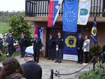 ODKRITJE SPOMINSKEGA OBELEŽJA NA HIŠI DRUŽINE BEC