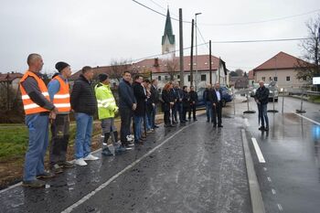 STEKEL PROMET ČEZ NOVI MOST V TREBNJEM STEKEL PROMET ČEZ NOVI MOST V TREBNJEM