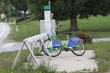 S POSTAJE NA CVIBLJAH UKRADLI TRI KOLESA GONM