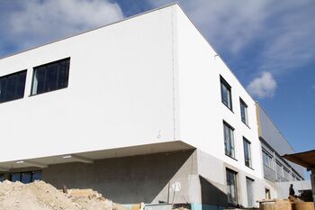 ODŠTEVAJO DNEVE, KO BODO UČENCI PRESTOPILI PRAG NOVE ŠPORTNE DVORANE