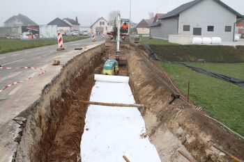 Z OBNOVO PLOČNIKA V DOLENJI NEMŠKI VASI DO VARNEJŠE ŠOLSKE POTI